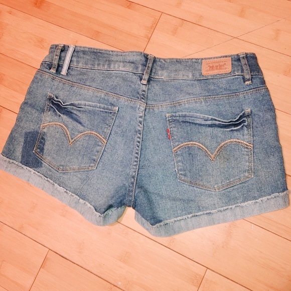 Levi's denim shorts womens SZ 9 - Picture 2 of 5